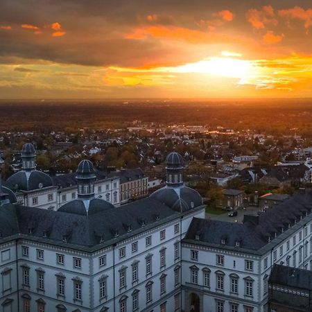 Althoff Grandhotel Schloss Bensberg Μπέργκις Γκλάντμπαχ Εξωτερικό φωτογραφία Aerial view of the town