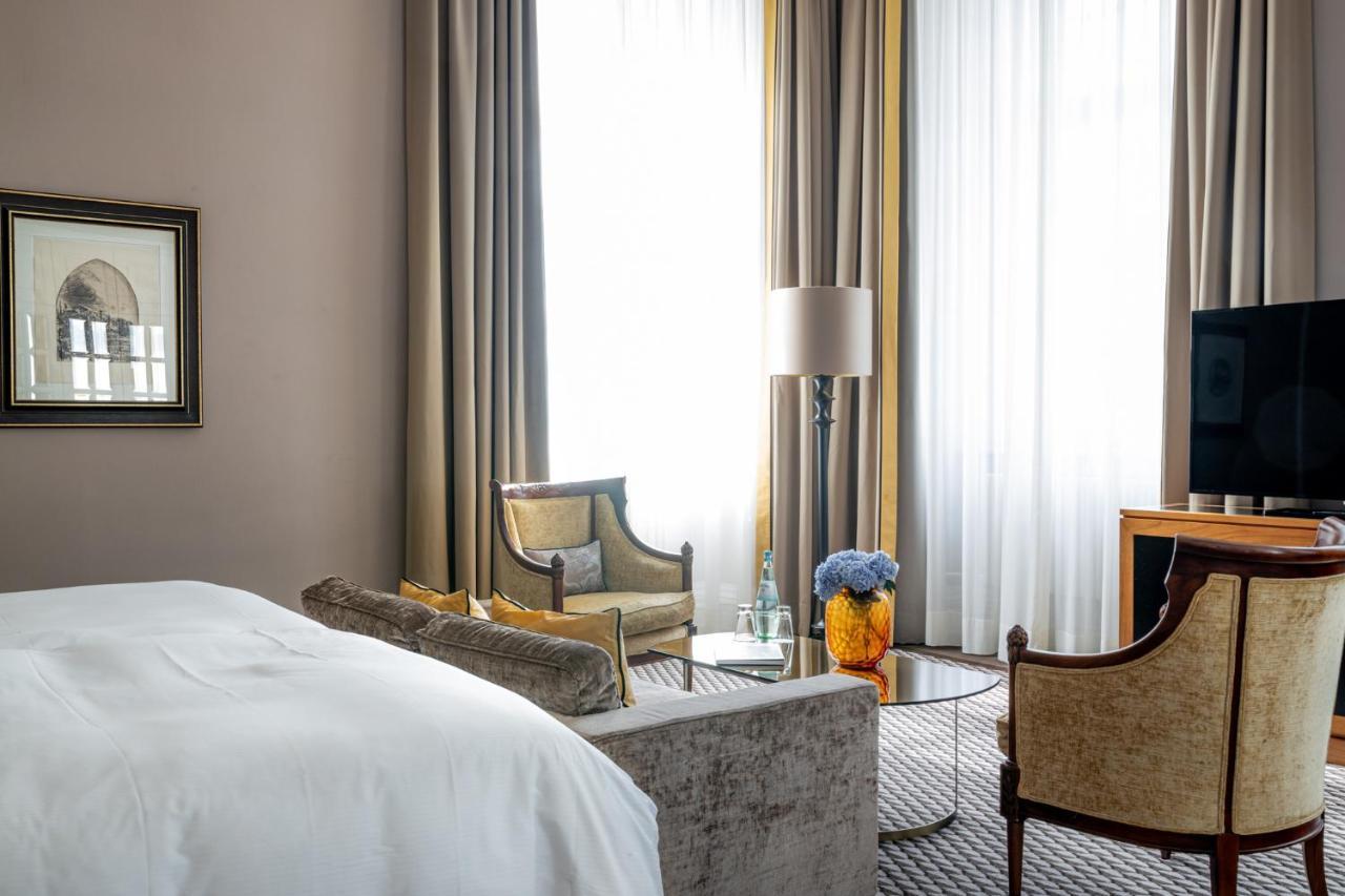 Althoff Grandhotel Schloss Bensberg Μπέργκις Γκλάντμπαχ Εξωτερικό φωτογραφία A room at the hotel