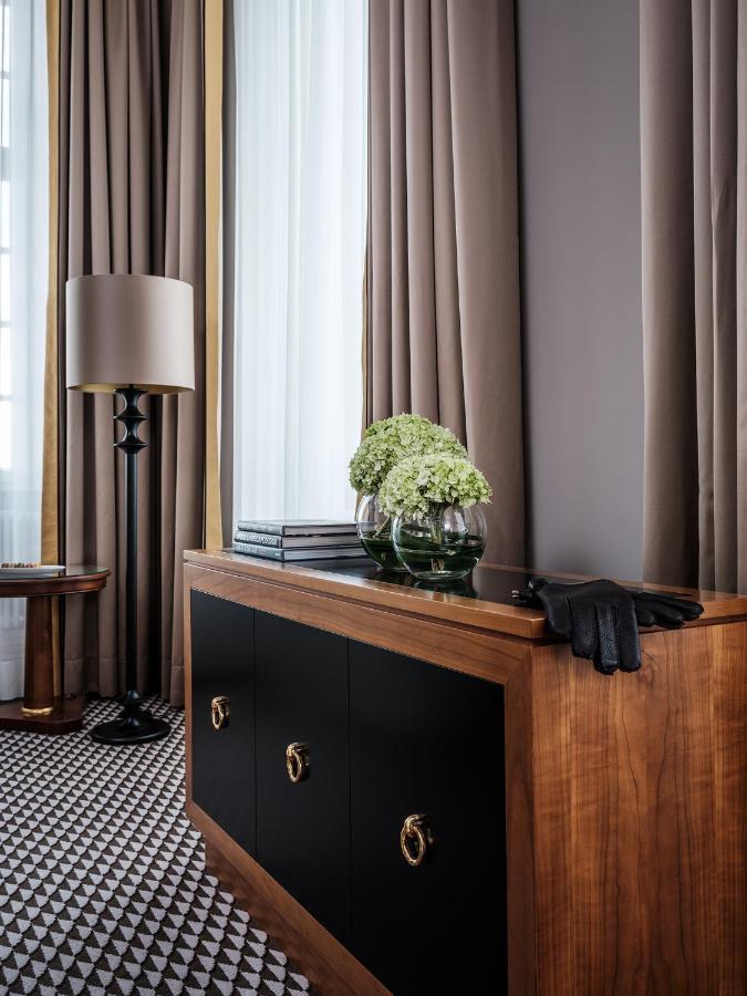 Althoff Grandhotel Schloss Bensberg Μπέργκις Γκλάντμπαχ Εξωτερικό φωτογραφία A room at the hotel