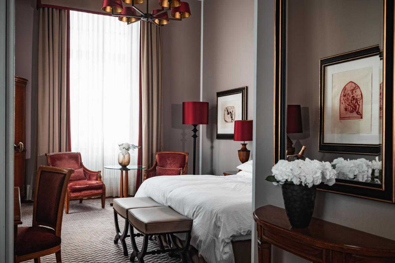 Althoff Grandhotel Schloss Bensberg Μπέργκις Γκλάντμπαχ Εξωτερικό φωτογραφία A room at the hotel