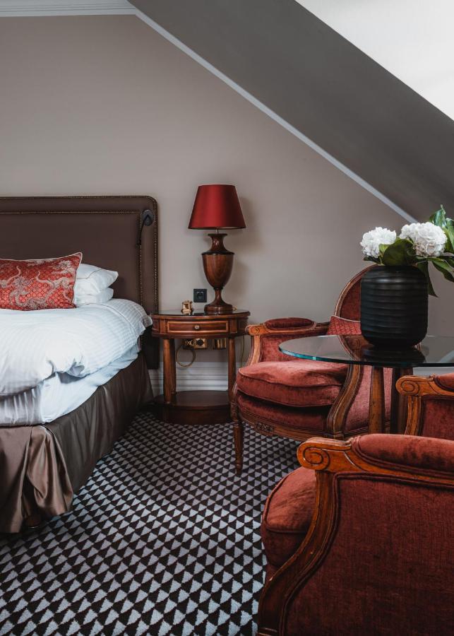 Althoff Grandhotel Schloss Bensberg Μπέργκις Γκλάντμπαχ Εξωτερικό φωτογραφία A bedroom at the hotel
