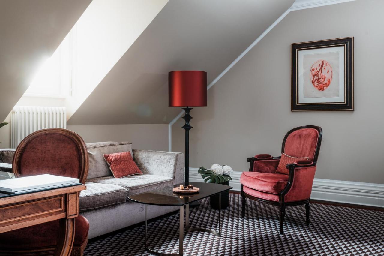 Althoff Grandhotel Schloss Bensberg Μπέργκις Γκλάντμπαχ Εξωτερικό φωτογραφία A suite at the hotel
