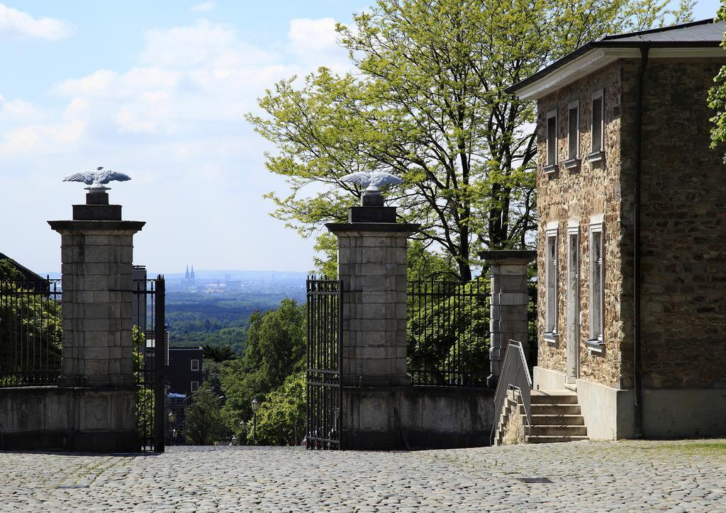 Althoff Grandhotel Schloss Bensberg Μπέργκις Γκλάντμπαχ Εξωτερικό φωτογραφία Entrance to the house
