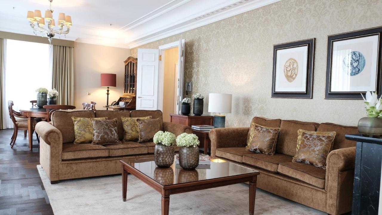 Althoff Grandhotel Schloss Bensberg Μπέργκις Γκλάντμπαχ Εξωτερικό φωτογραφία A living room at the hotel
